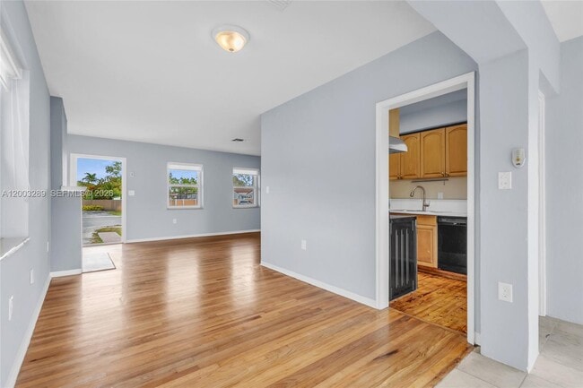 Foto del edificio - 392 Payne Dr