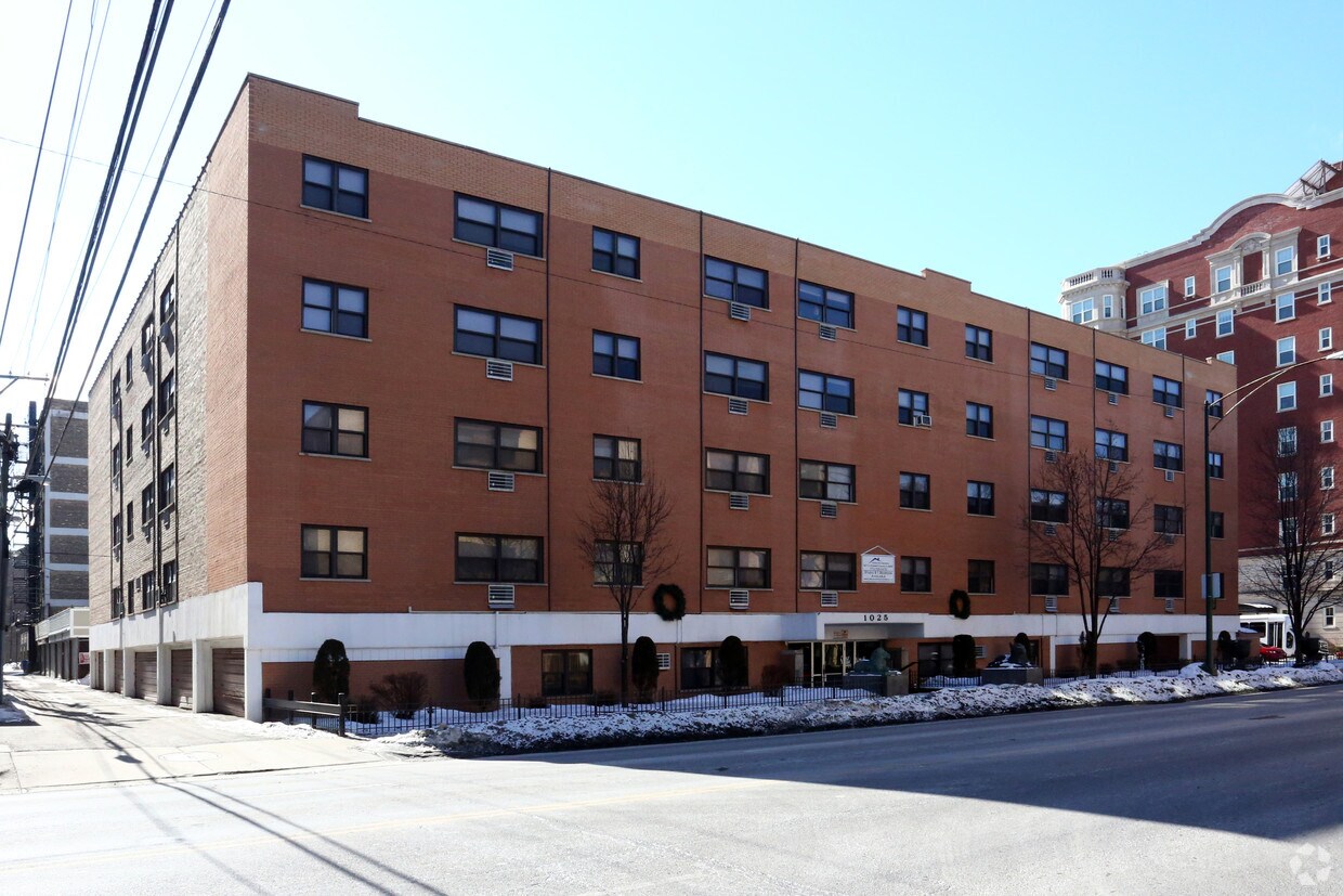 Foto principal - 1025 Hollywood Ave