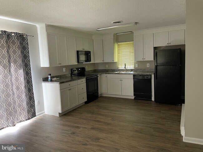 Foto del edificio - 2868 Hammonds Mill Rd