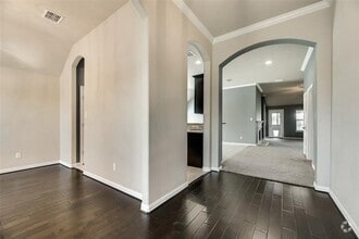 Building Photo - 556 Bromeliad Dr