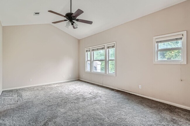 Building Photo - Great townhome for rent in Cherry Creek!