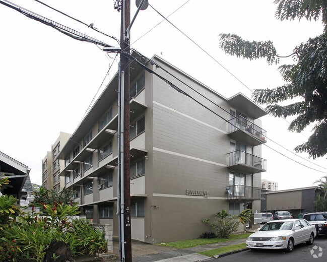 Building Photo - Punahou Clark