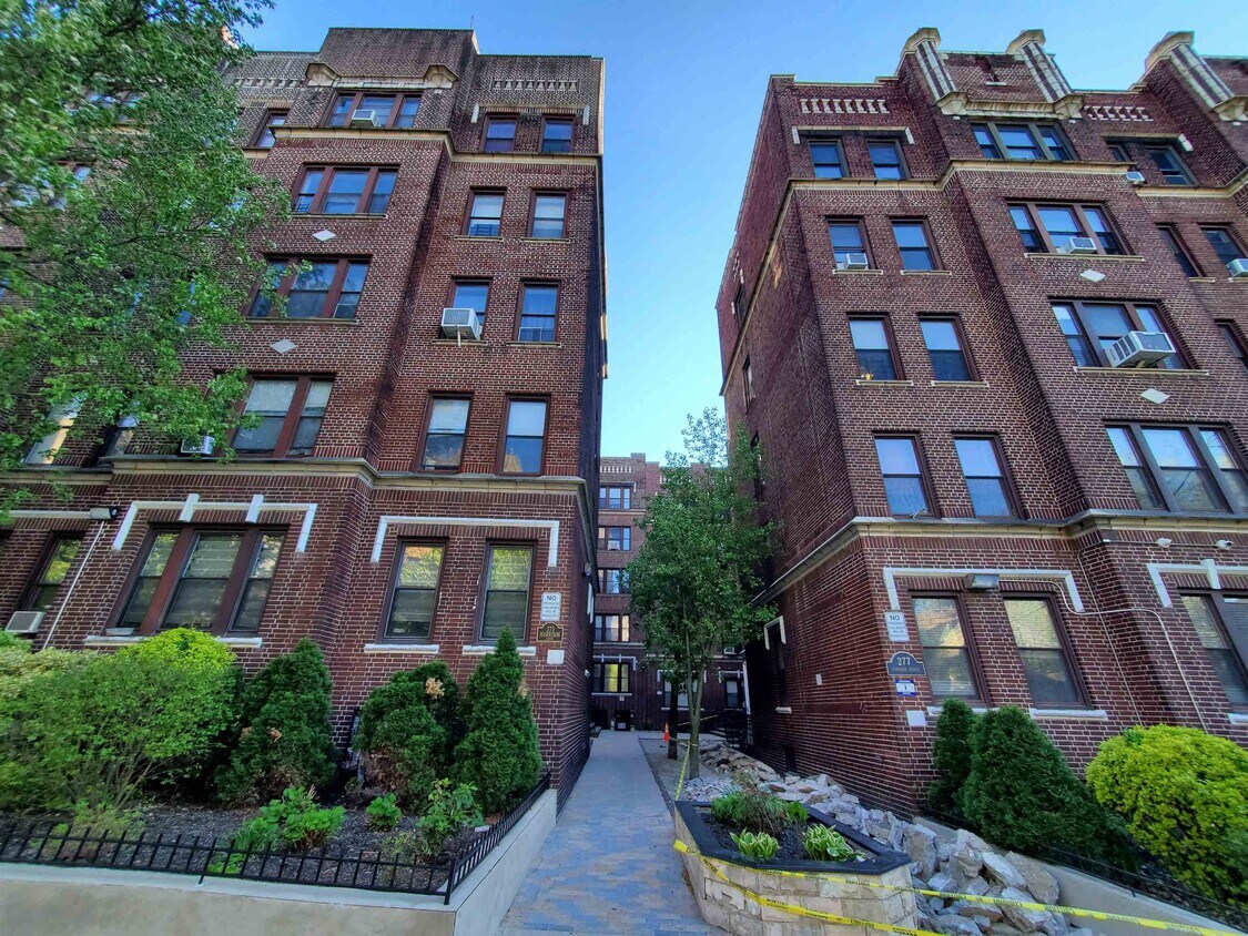 275 Harrison Ave Unit B6, Jersey City, NJ 07304 Condo for Rent in