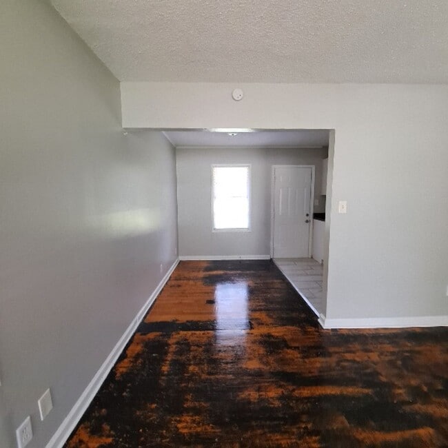 Building Photo - 3453 Madewell St