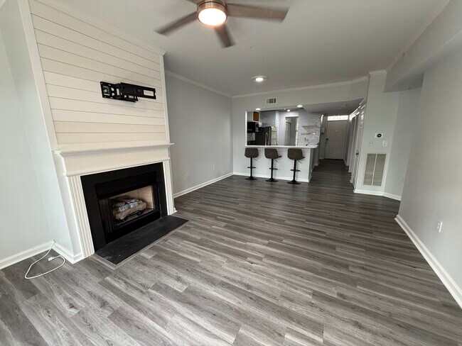 Foto del edificio - 405 W 7th St