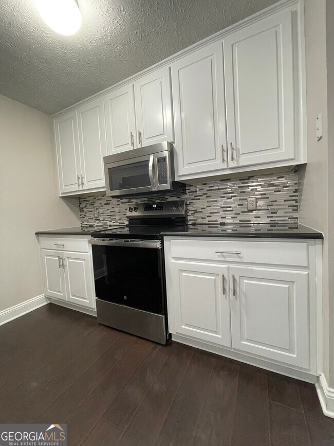 Foto del edificio - 2880 Florence Dr