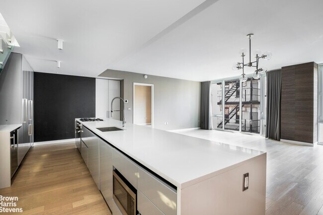 Foto del edificio - 540 W 49th St
