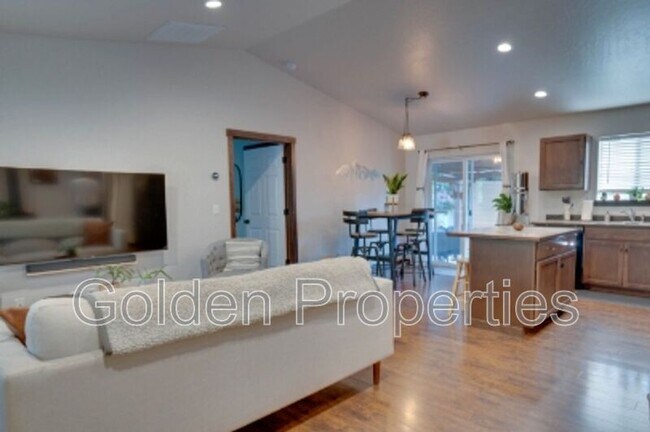 Foto del edificio - 24767 N Corbin Hill Rd
