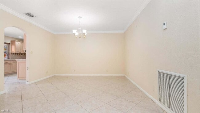 Building Photo - 4 br, 2 bath House - 1330 NW 94th Ter