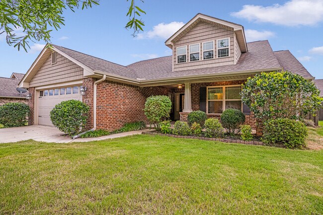 Foto del edificio - 128 Willow Tree Dr