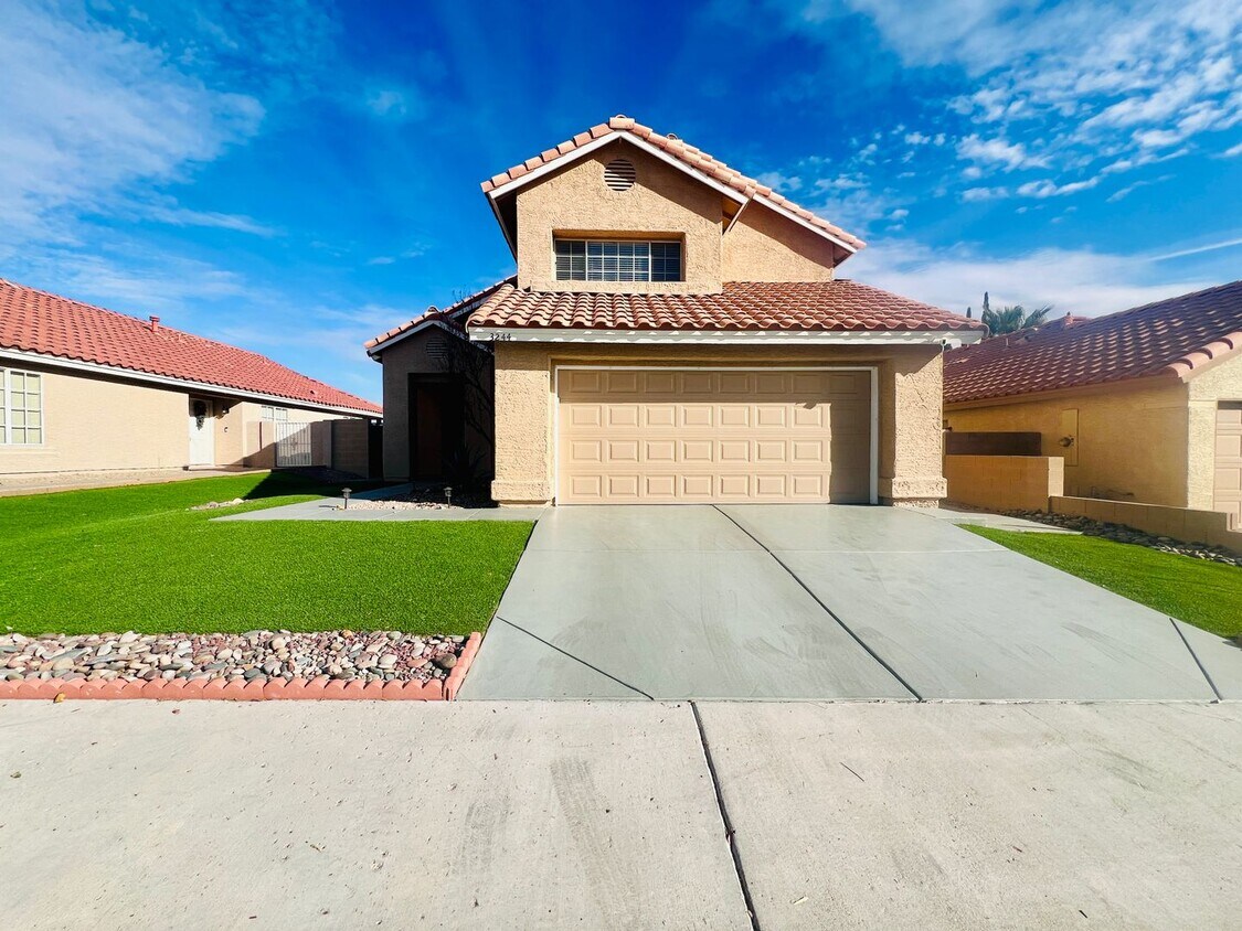 4 bedroom, 3 bathroom house in The Lakes! House Rental in Las Vegas, NV