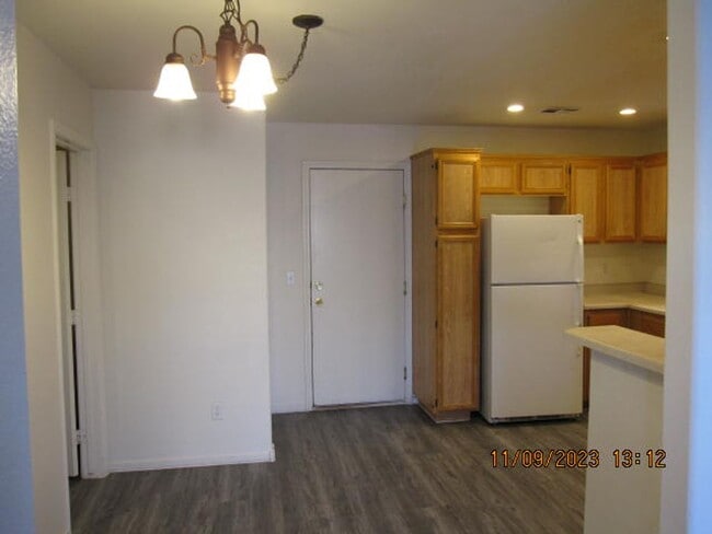 Building Photo - NE GATED COMMUNITY WITH POOL