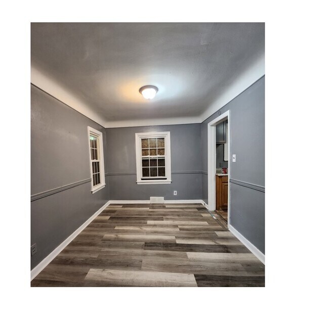 Building Photo - 5942 Radnor St