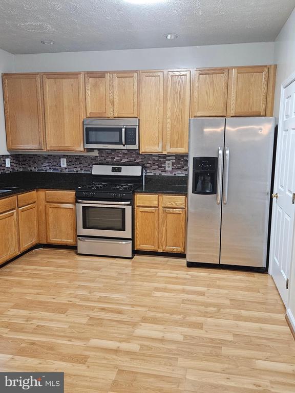 Foto del edificio - 232 Eisenhower Ct