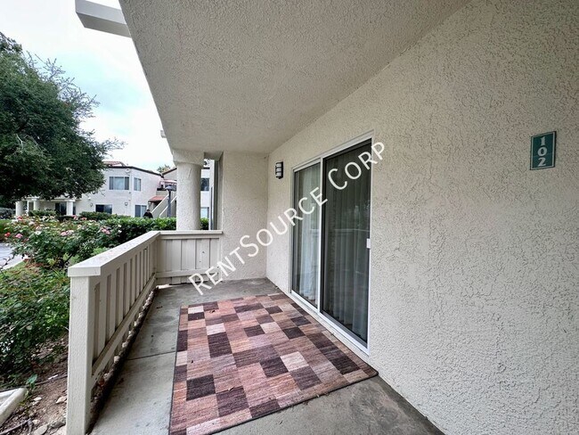 Foto del edificio - Upgraded 2 Bedroom Condo in Newhall!