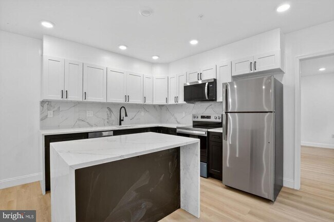 Foto del edificio - 712 N American St