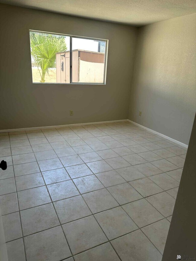 Foto del edificio - 2490 W Yowell Ct