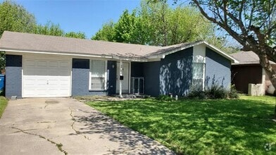 Building Photo - 1721 Continental Dr