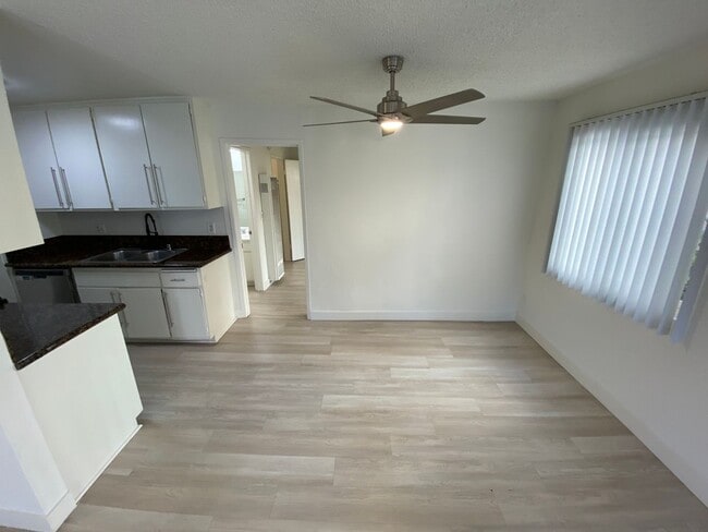 Foto del edificio - 3730 S Sepulveda Blvd