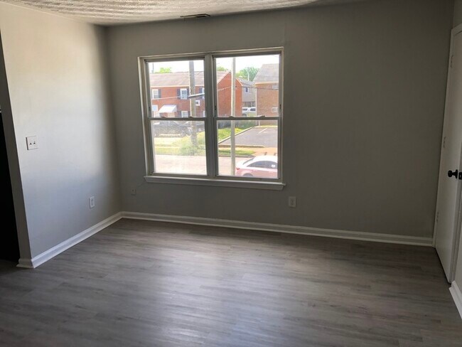 Building Photo - 1410 Goff St