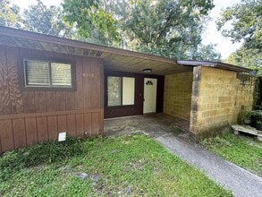 Building Photo - 4703 SW 67th Terrace
