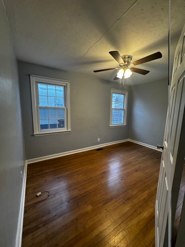 Foto del edificio - 937 Shamrock Ave