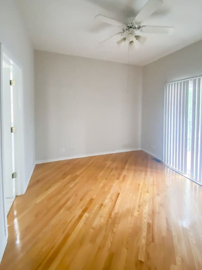 Photo - 2732 N Wayne Ave Apartment