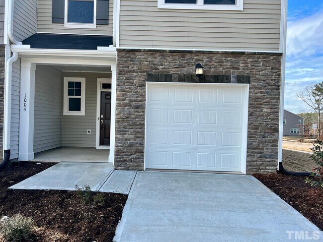 Building Photo - 1004 Pate Farm Ln