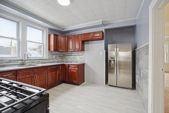 Building Photo - 599 S 18th St