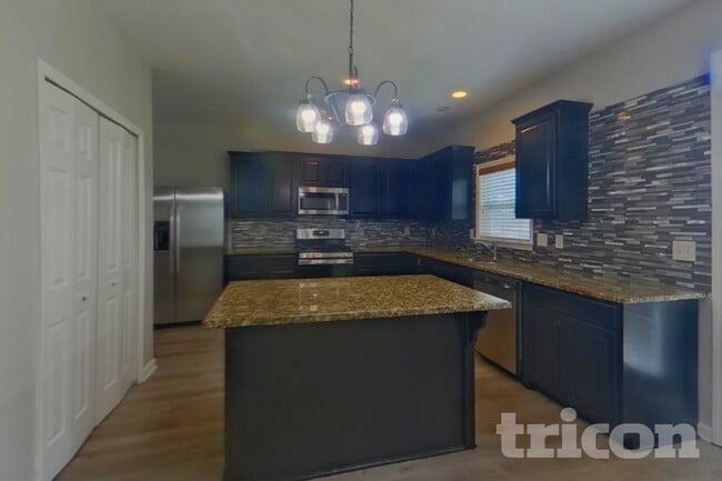 Building Photo - 7259 Madison Cir