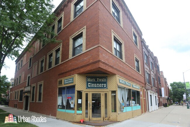 Building Photo - 3609 N Lakewood Ave