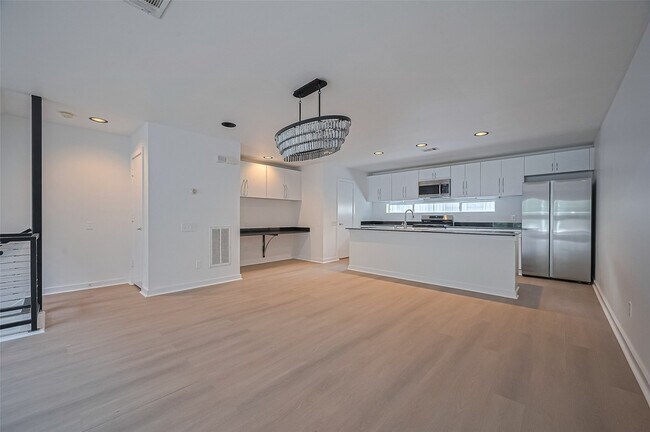 Foto del edificio - 1330 Rosalie St