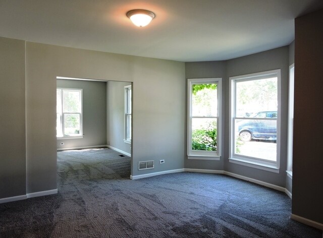 Building Photo - 833 Pleasant St