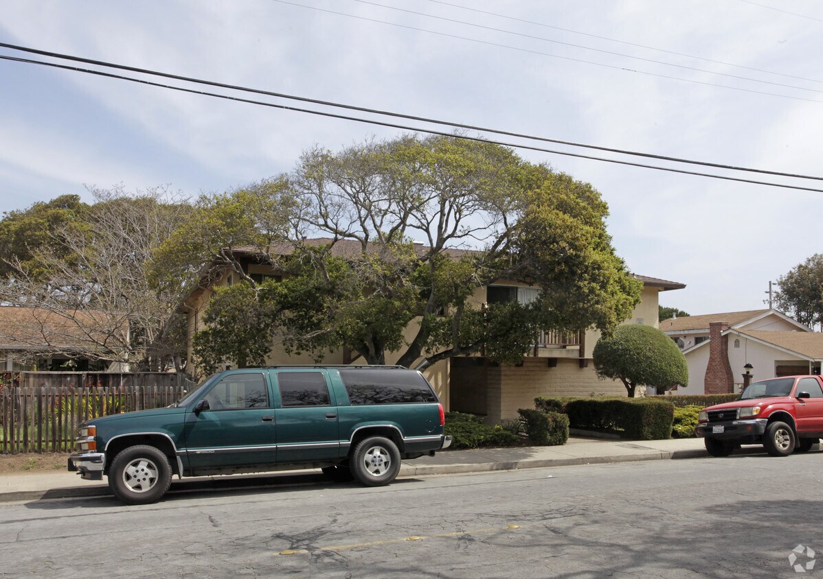 Building Photo - 505 Ramona Ave