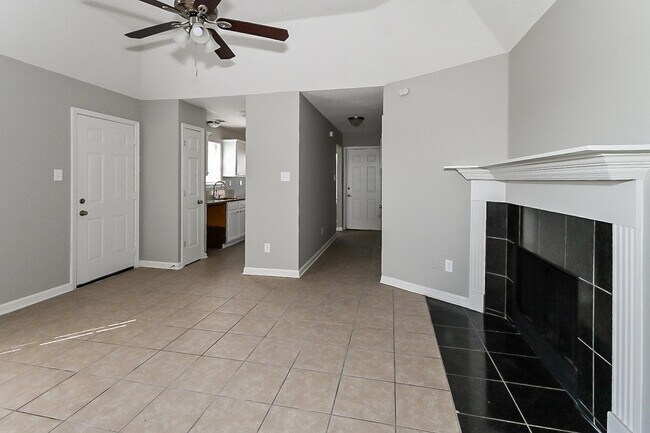 Foto del edificio - 7865 Shadowland Cove
