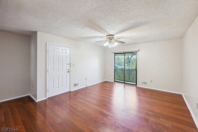 Building Photo - 55 Taylor Dr