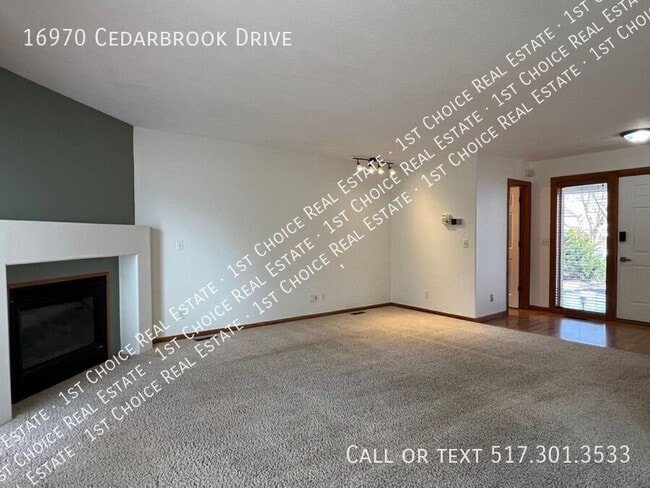Foto del edificio - 16970 Cedarbrook Dr