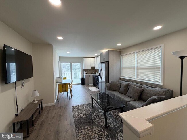 Building Photo - 1515 Marcy Pl