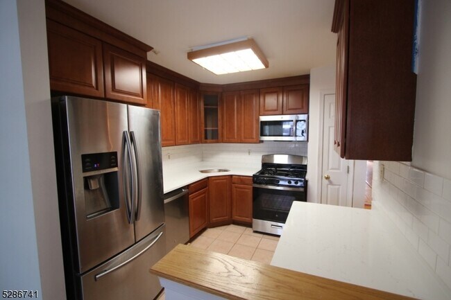 Building Photo - 30 Spruce Terrace