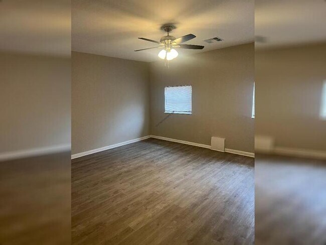 Foto del edificio - 4406 NW 54th St