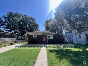 Building Photo - 824 E Orange St