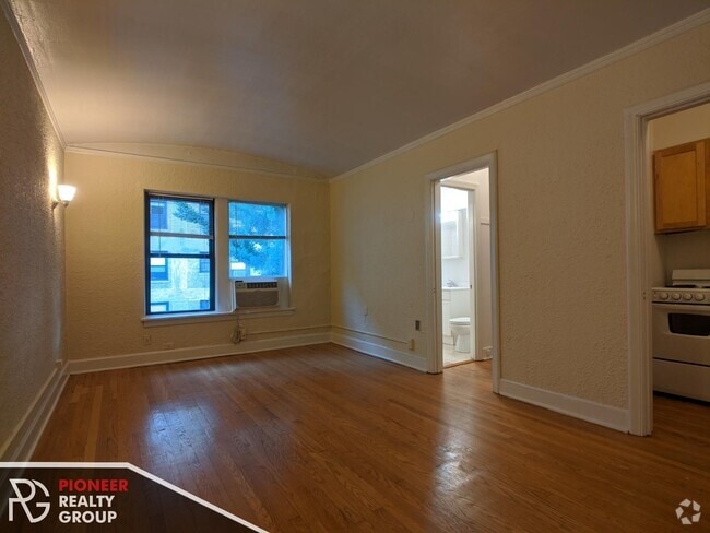 Building Photo - 556 W Arlington Pl