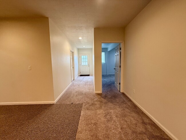 Foto del edificio - 737 3400 W