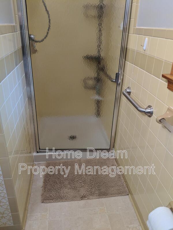 Foto del edificio - 1401 Bragg Rd