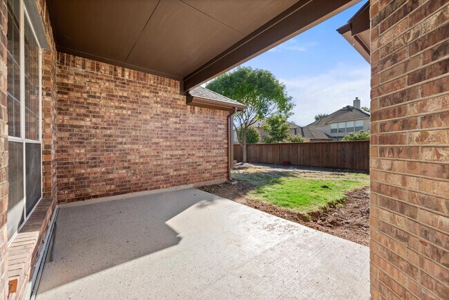 Building Photo - 4137 Greenfield Dr