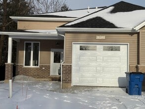 Building Photo - 21299 Harbour Rd