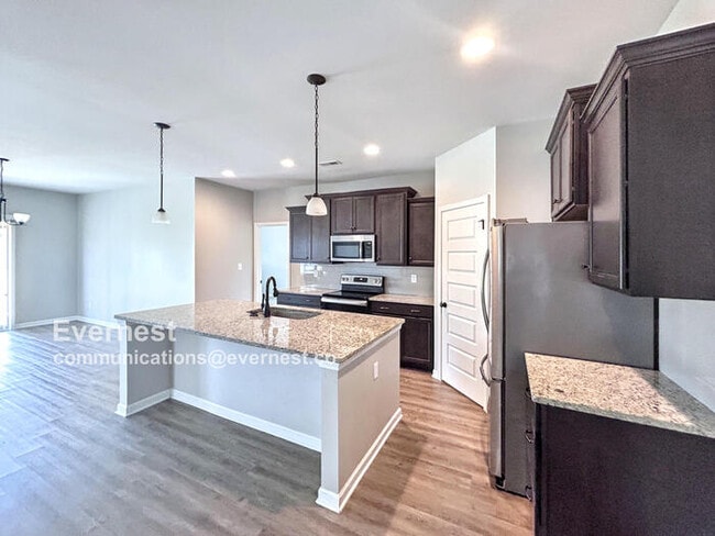 Building Photo - 118 Holly Fern Dr.