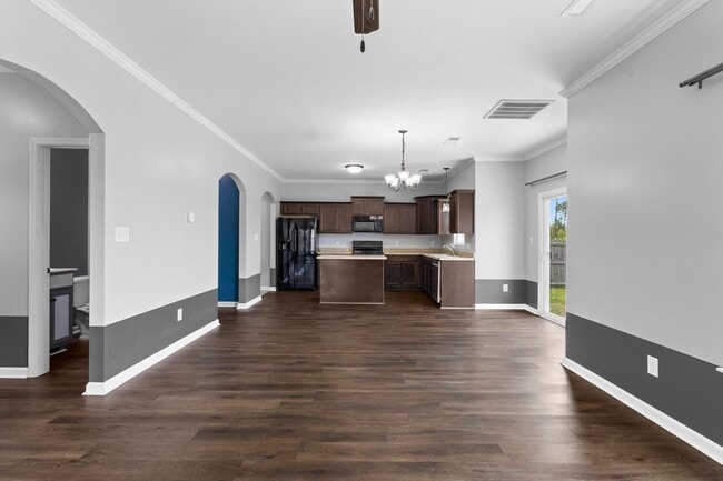Building Photo - 902 Purvis Ct