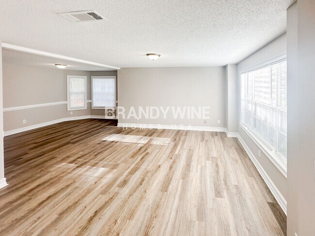 Foto del edificio - 12339 Lakeside Pkwy