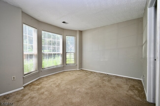 Building Photo - 1206 Sycamore Ln